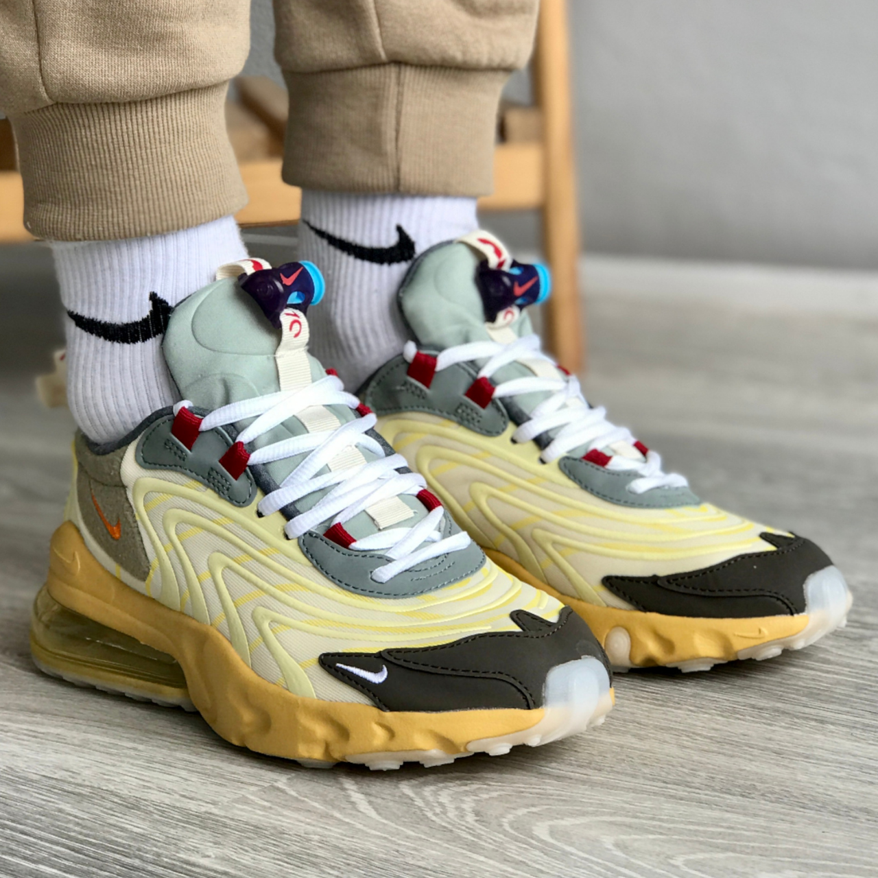 Nike 270 react sales travis scott
