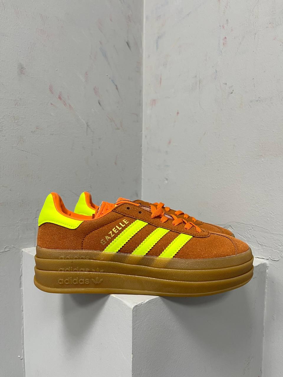 Кросівки жіночі Adidas Gazelle Bold Platform жовтогарячий осінь весна кеди адідас газелі на високій підошві