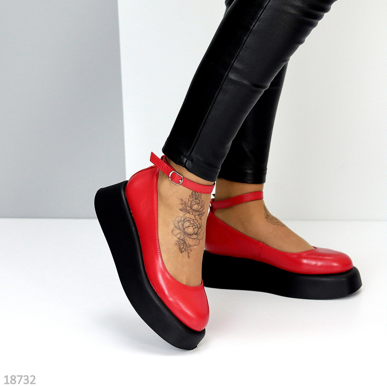 Червоні шкіряні туфлі на шлейку натуральна шкіра на чорній платформі lolita style - фото 6 - id-p1912099761