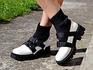 Жіночі чорно білі чоботи демі