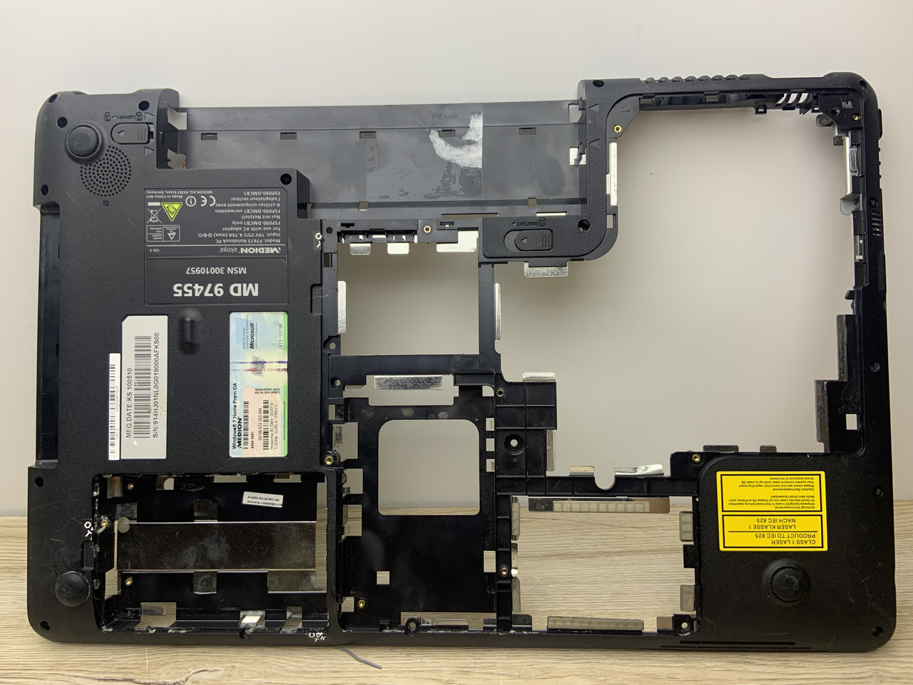 Medion Akoya E7214 MD98410 P7615 MD97455 Корпус D (нижня частина корпусу) (31.4DN02.002) 3.5A, фото 1