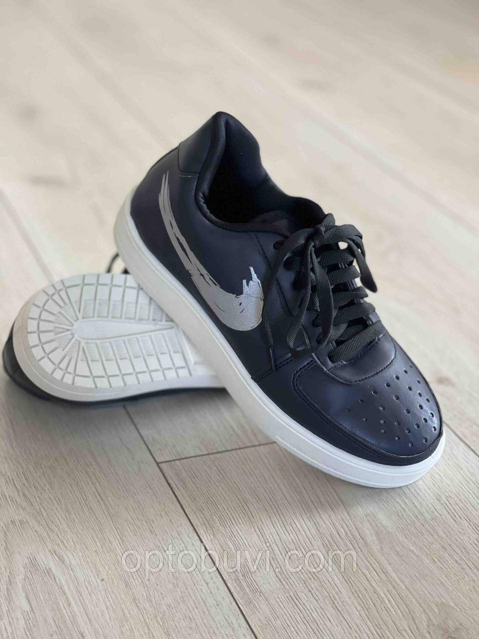 Кросівки жіночі оптом