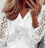 Модна нарядна біла блузка з мереживом та V-образним вирізом великого розміру