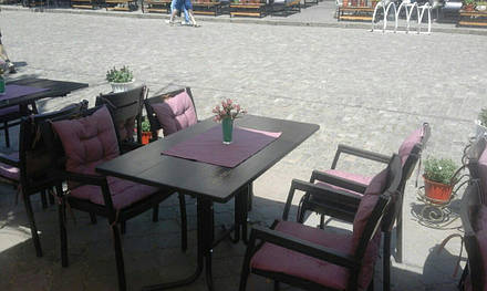 Подушки на стул и сеты для стола