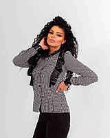 Модная стильная,женская блузка,на пуговицах,рюшик и стойка выполнены из эко кожи.Костюмка 46-48 Цвет1Чёрный