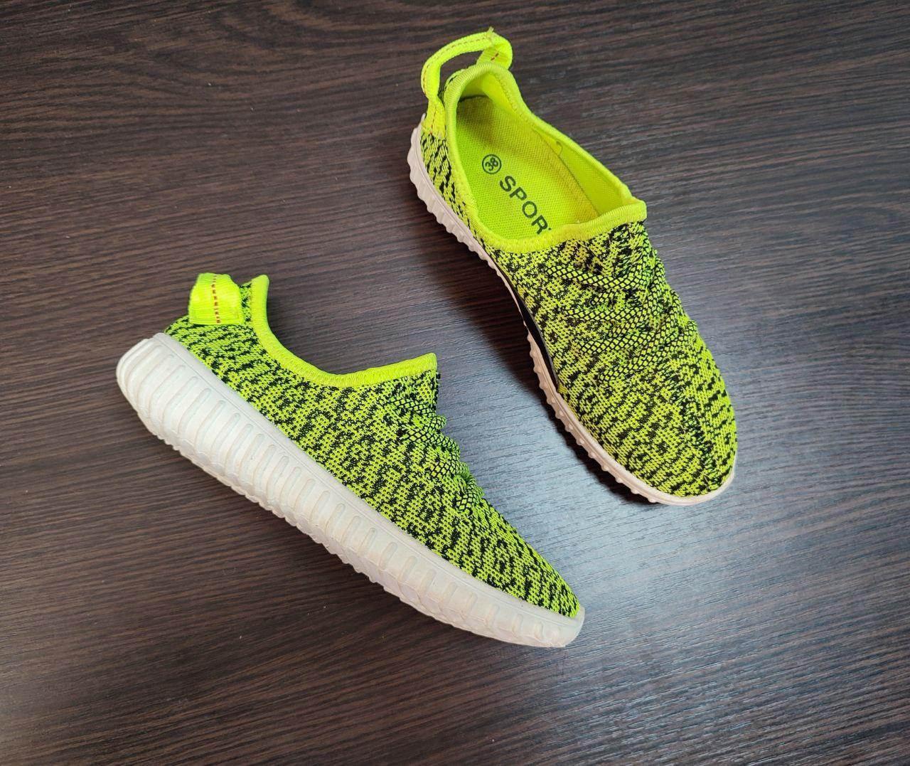 ЗНИЖКА! 38р (24 см) Літні кросівки Yeezy Boost Green/Black ізі буст