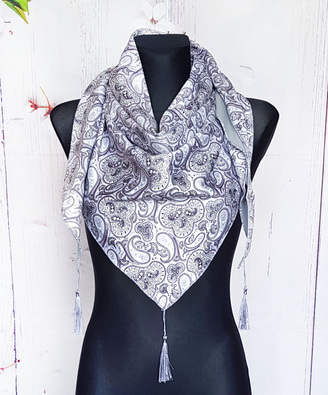 Косинка на флісі тепла з китицями грессі перлиново сірий, фото 1