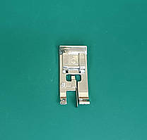 Універсальна оверлочна лапка