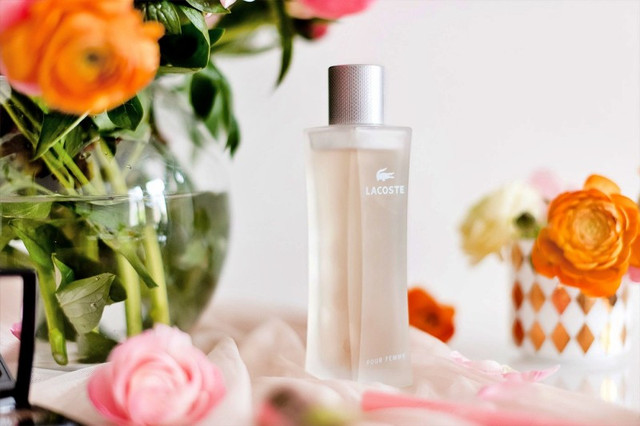 які парфуми пахнуть зеленим яблуком