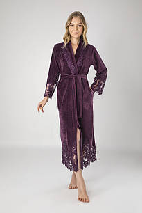 Жіночий халат Nusa 0383 довгий, велюровий з мереживом, фіолетовий 3XL