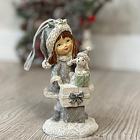 Новогоднее украшение на елку Девочка с подарком 12 см