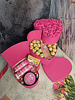Трехъярусный подарочный розовый бокс сердце Барби со сладостями, косметикой и мыльными розами для женщин.
