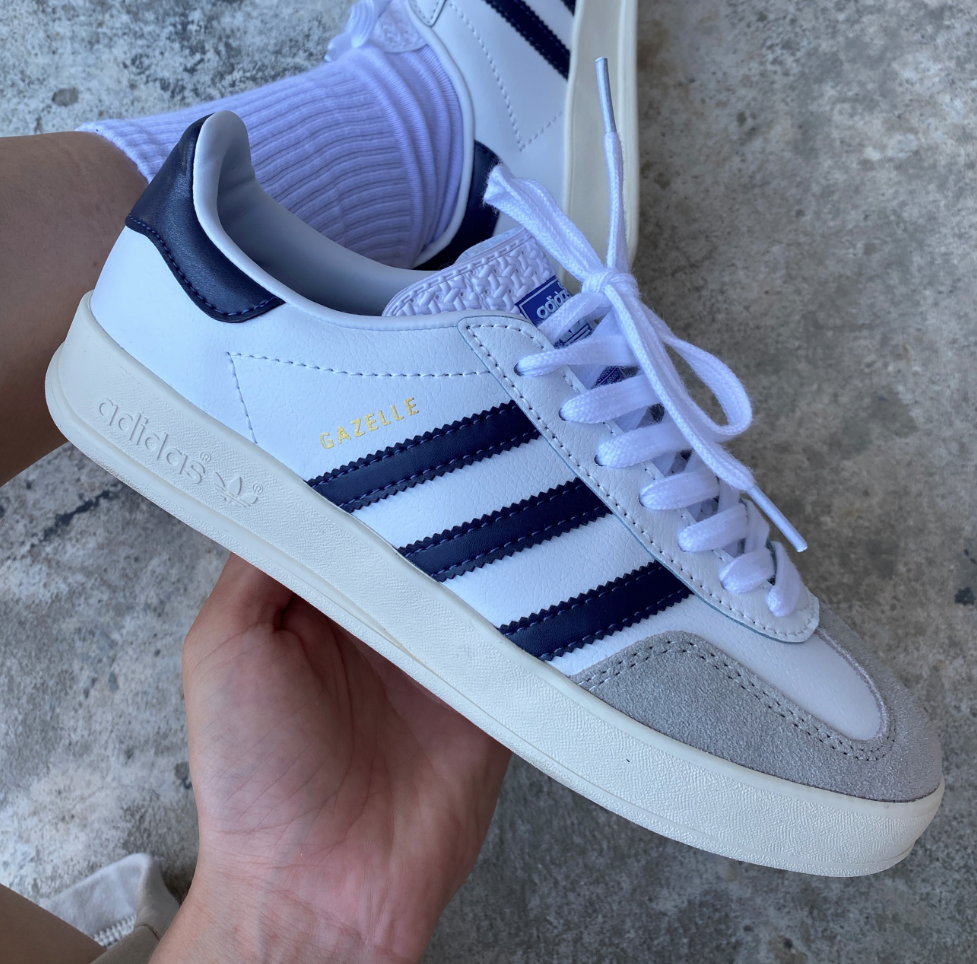 Adidas gazelle white and blue leather hotsell