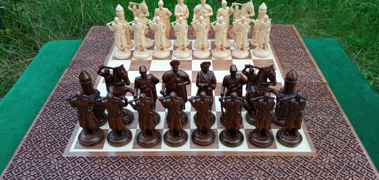 Шахи-нарди-шашки Козаки 55х55 см