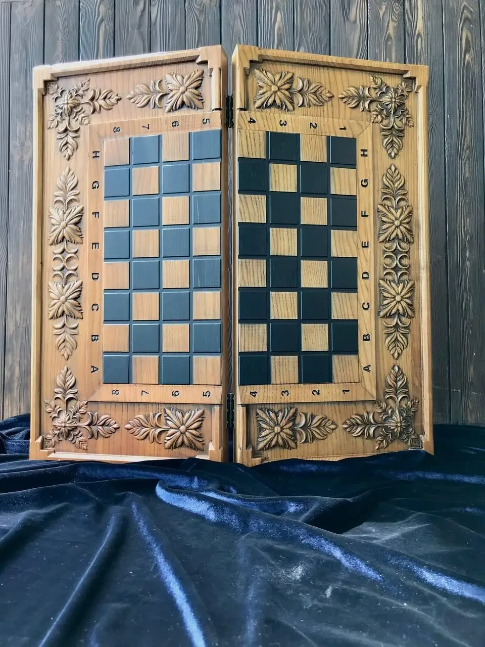 Оригінальні дерев'яні Шахи, шашки, нарди оформлені ручним різьбленням, розмір 68*32 см. Колір дуб