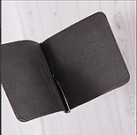 Стильний зручний затискач для купюр із натуральної шкіри чорного кольору, фото 6