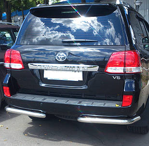 Захист заднього бампера на Toyota Land Cruiser 200 (c 2007---)
