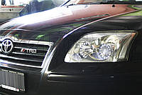 Toyota Avensis - замена линз на биксеноновые Hella NEW 3.0" D2S и установка "ангельских глазок" LOTUS