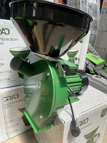 Купить Измельчитель зерна 2.5кВт до 230кг/ч (зерновые, початки) Grad ...