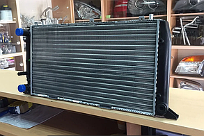 Радіатор Audi 80 B3 1.6 1.8 2.0 (86-94) Радіатор охолодження основний Аудіо 80 б3 1986-1994