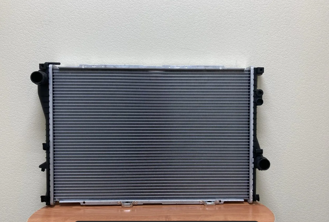 Радиатор BMW 5 E39 (96-04) 7 E38 2.5 TDS 520 528 523 535 728 730 740 Основний радіатор бмв 5 е39 охолодження, фото 1