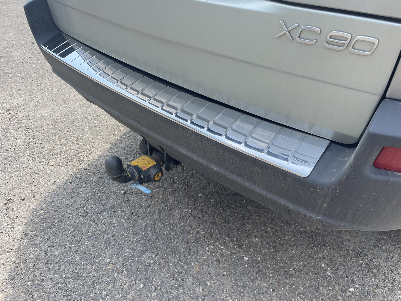 Накладка на задній бампер Volvo XC90, фото 1