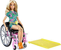 Лялька Барбі шарнірна в кріслі-коляску блондинка Barbie Fashionistas Doll #165 with Wheelchair and Ramp GRB93