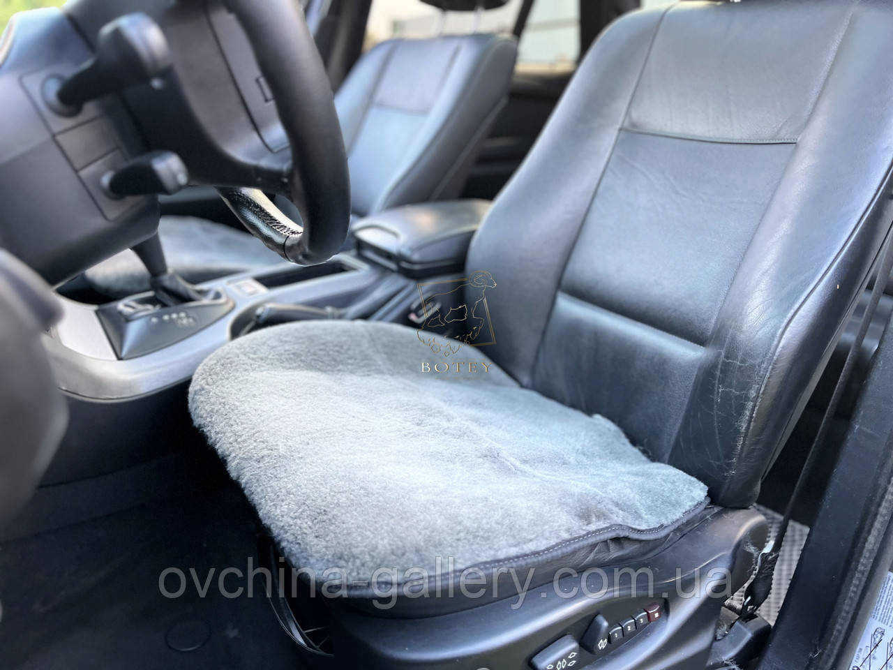 Накидка на сиденье автомобиля цельная из овечьей шкуры Графитовая - фото 1 - id-p1915214092