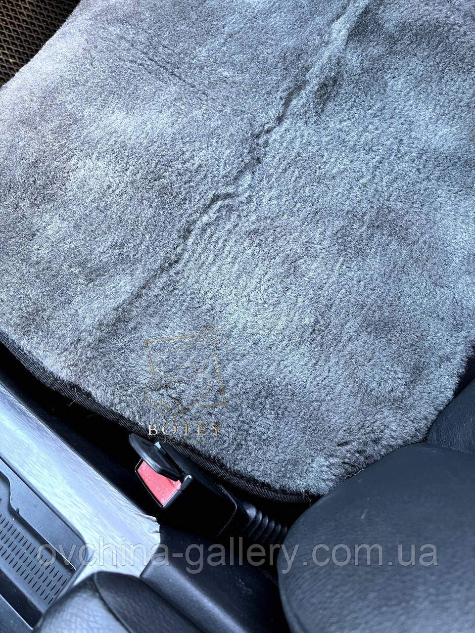Накидка на сиденье автомобиля цельная из овечьей шкуры Графитовая - фото 4 - id-p1915214092