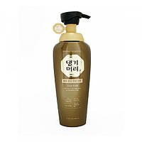 Оздоравливающий шампунь от выпадения Daeng Gi Meo Ri Hair Loss Care Shampoo For Sensitive Scalp, 400 мл.