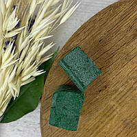 Темно-зелений