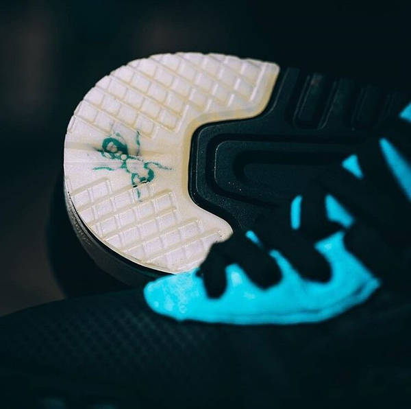 Asics Gel Lyte III x Solebox Blue Carpenter Bee ASC 786