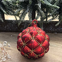 Красный стеклянный шарик с золотым декором 10 см