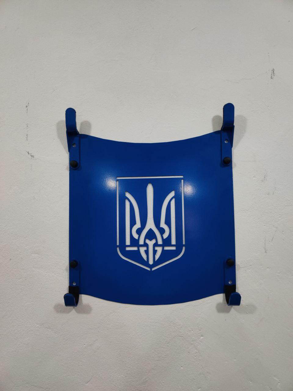 Рамка з гаками для кріплення турніка "Герб України" 440х420х2 мм СР