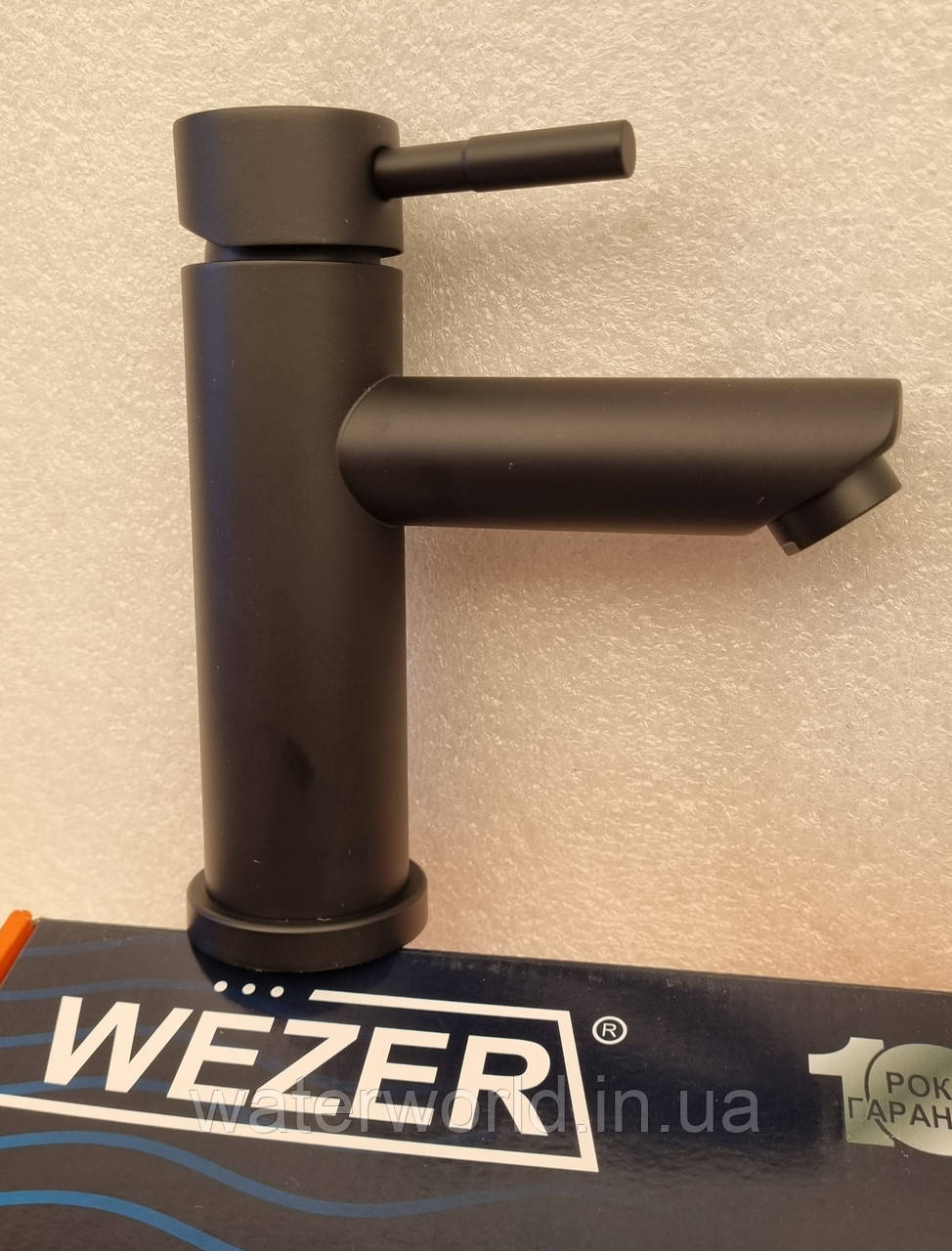 Змішувач для умивальника чорного кольору з нержавіючої сталі WEZER EKO1A-01-BLACK