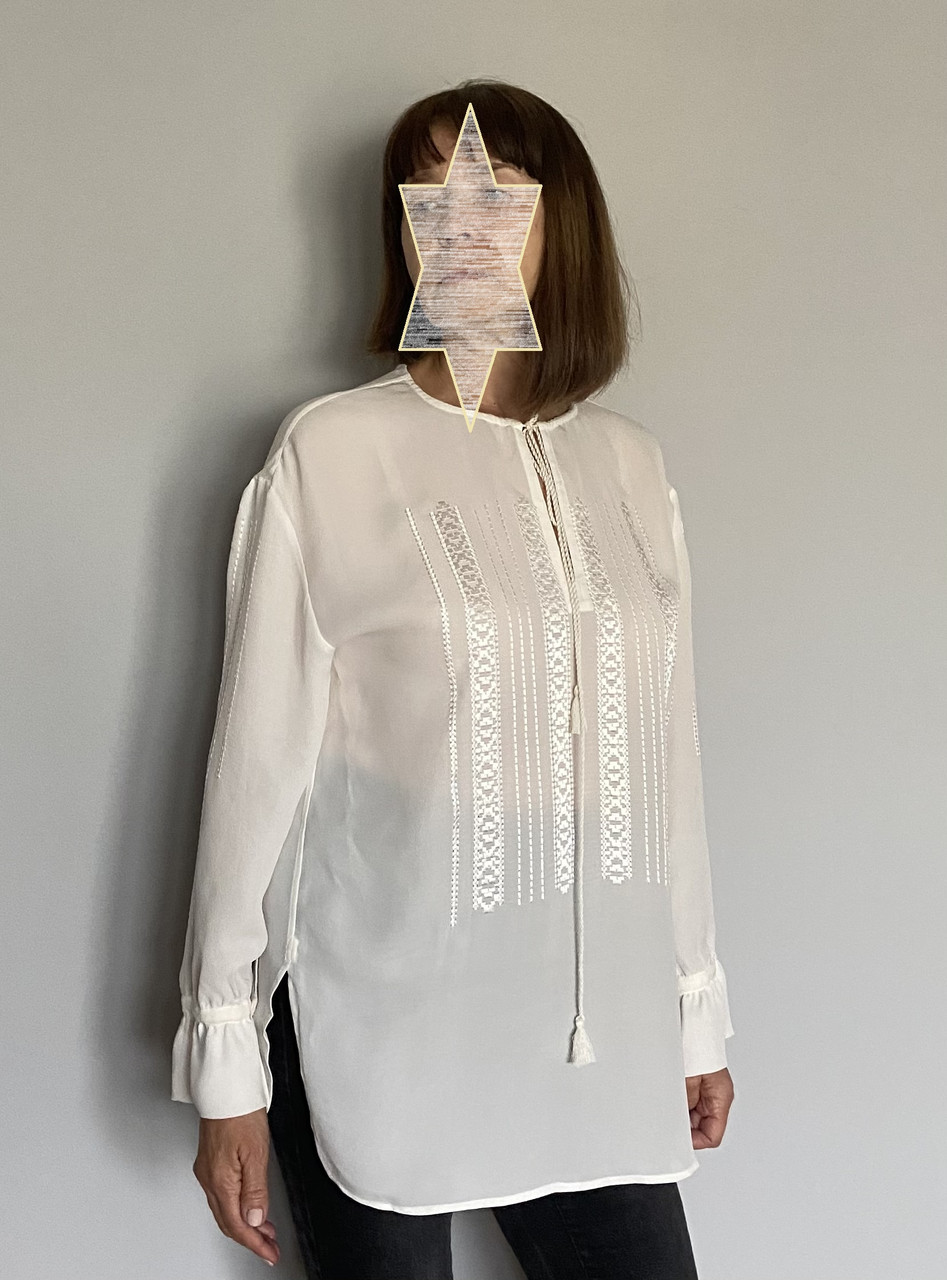 Шифонова жіноча блузка молочного кольору з вишивкою 46 укр