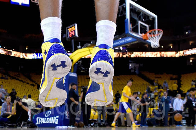 Мужские кроссовки Under Armour Clutchfit Lightning: продажа, цена