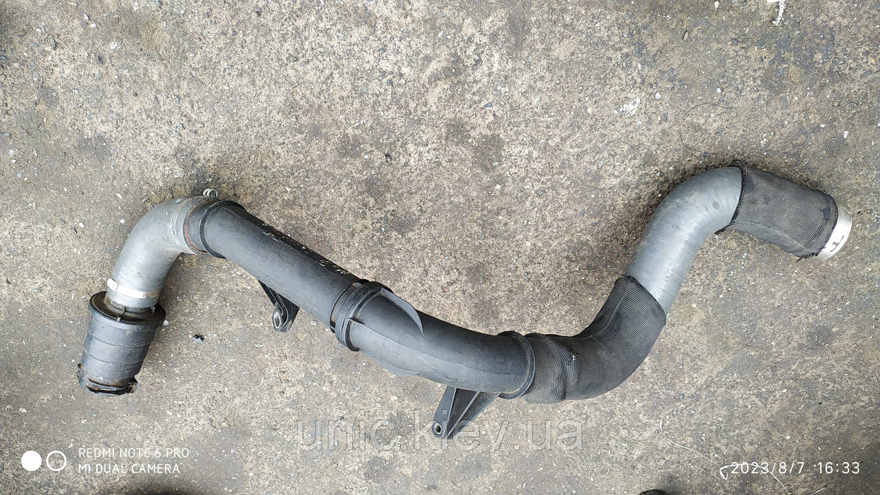 Патрубок інтеркулера Рено Меган 3 / Сценік 3 б/в 1073746S01