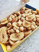 Набор орешков и банановых фрипсов 250 гр