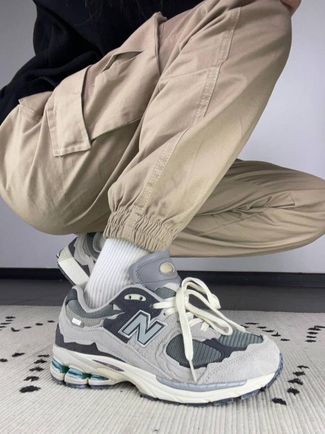 Мужские кроссовки New Balance 2002R Gray