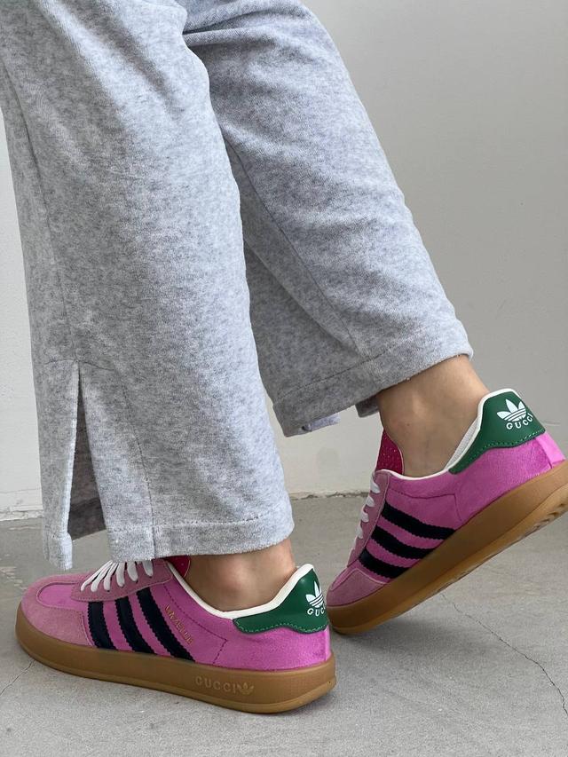 Женские кроссовки Adidas Gazelle x Gucci Pink Green (розовые) красивые ...