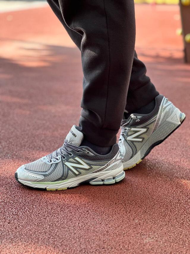 New Balance 860 Белые с серым