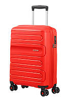 Маленький пластиковый чемодан на 4-х колесах American Tourister Sunside