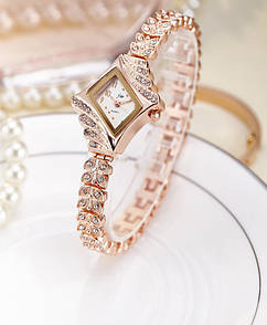 Годинник браслет наручний жіночий позолочений із камінням