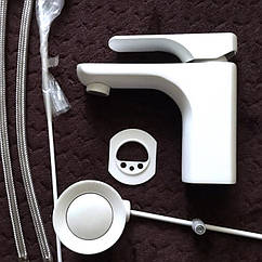 Білий матовий змішувач для раковини Bugnatese Planet 2413