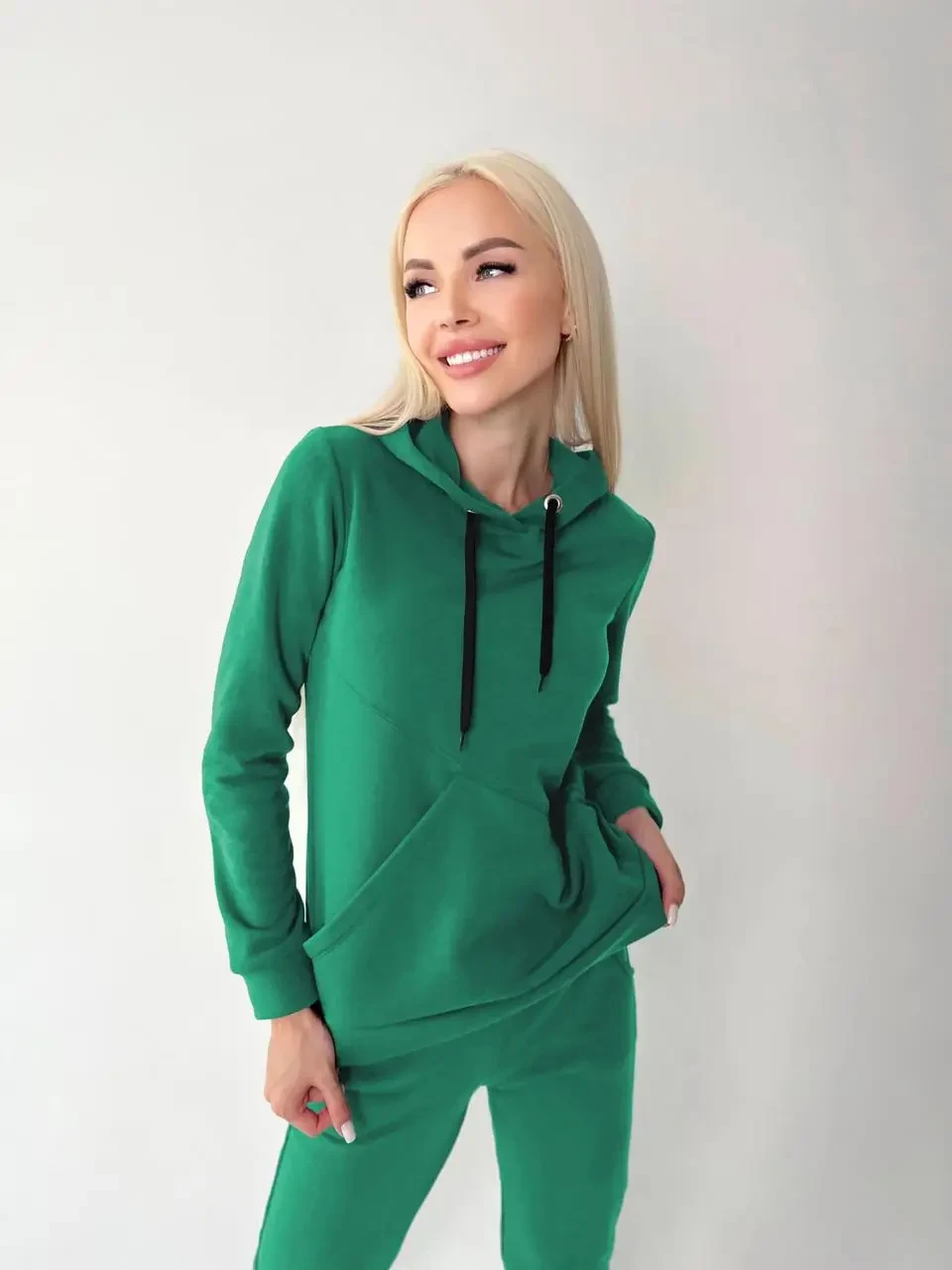Жіночий спортивний костюм на флісі у кольорах, фото 1