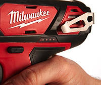 Дриль-шурупокрут MILWAUKEE M12 BDD-202C крутящий момент 30 Нм 4933441915