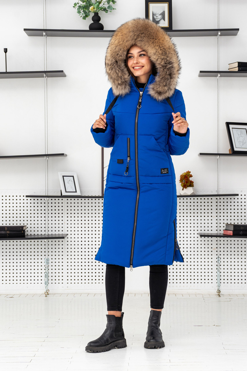 Зимова яскрава довга жіноча куртка на тінсулейті з хутром єнота., фото 1