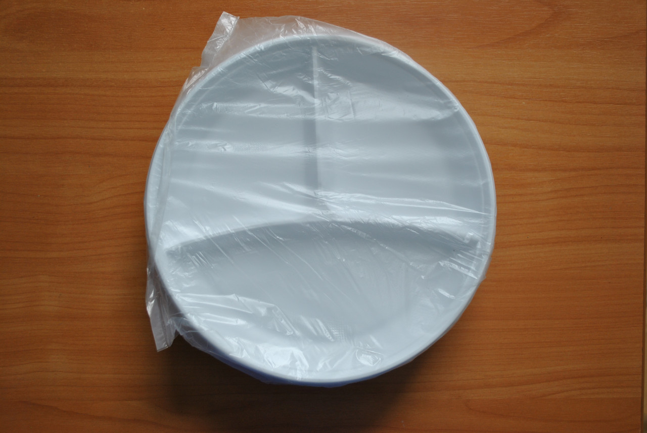Тарілка одноразова пластикова з 3 поділками