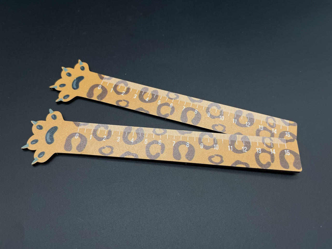 Фігурна дерев'яна лінійка. 15см Лапка тигрика, фото 1